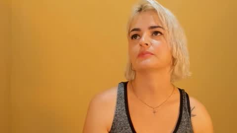 Lili online show from March 2026 11:33:01 PM