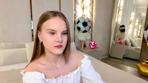lili_lohan online show from July 2026 05:09:02 AM