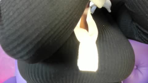 Lili  online show from March 2026 07:18:02 PM