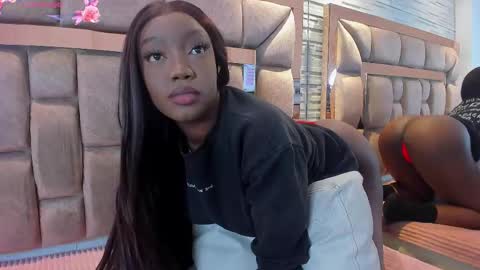 Snapshot of lilian_starfire chatting on October 2025 08:06:02 PM LILIAN online show from October 2025 08:06:02 PM
