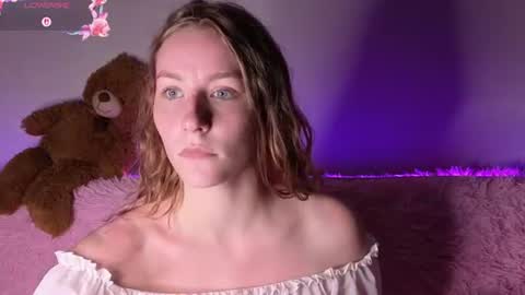 Snapshot of lilianlahot chatting on July 2026 05:56:02 PM Lilly online show from July 2026 05:56:02 PM