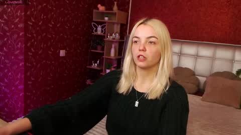 Lilie online show from February 2025 08:14:02 PM