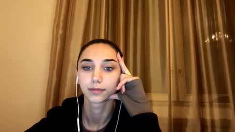 Lina online show from October 2025 10:07:02 PM