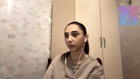 Lina online show from October 2025 10:11:01 PM