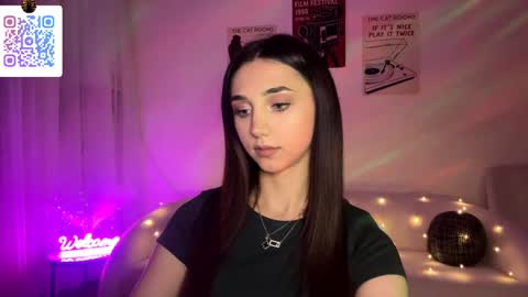 Lina online show from March 2026 10:24:01 PM