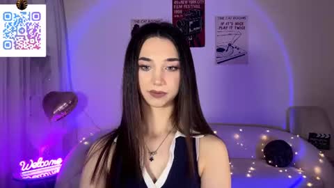 Snapshot of lilihalvorsen chatting on June 2026 10:12:01 PM Lina online show from June 2026 10:12:01 PM