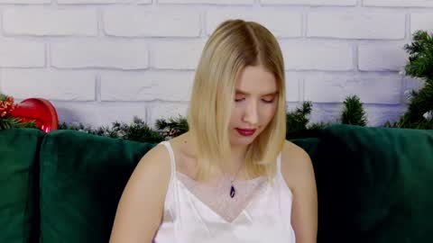 LiliLinn online show from January 2025 10:27:02 AM