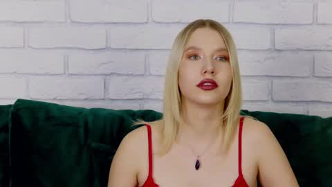 LiliLinn online show from January 2025 10:29:02 AM