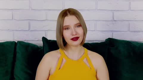 LiliLinn online show from January 2025 11:34:01 AM