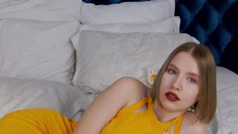 LiliLinn online show from February 2025 01:11:02 PM