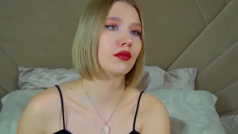 LiliLinn online show from February 2025 09:53:02 AM