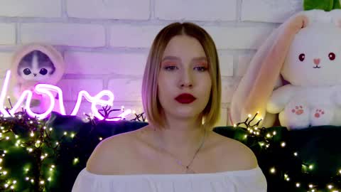 LiliLinn online show from March 2025 11:19:01 AM