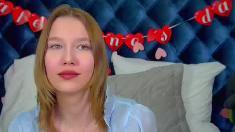 LiliLinn online show from February 2026 06:08:01 AM