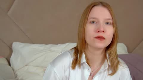 Snapshot of lililinn chatting on May 2026 04:30:02 AM LiliLinn online show from May 2026 04:30:02 AM