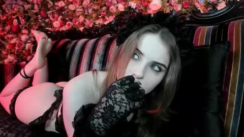 lilit_el_ online show from December 2025 07:58:02 AM