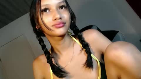 Snapshot of lilit_sensual chatting on February 2026 07:04:01 AM Chloe online show from February 2026 07:04:01 AM