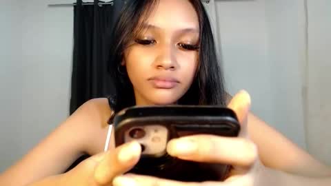 Snapshot of lilit_sensual chatting on March 2026 06:03:01 PM Chloe online show from March 2026 06:03:01 PM