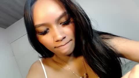 Snapshot of lilit_sensual chatting on March 2026 03:18:01 PM Chloe online show from March 2026 03:18:01 PM