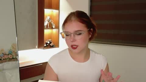 Snapshot of lilith_bonheur chatting on June 2026 10:04:01 PM Lilith Bonheur online show from June 2026 10:04:01 PM