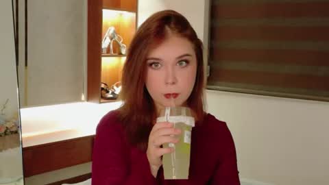 Snapshot of lilith_bonheur chatting on July 2026 04:58:01 PM Lilith Bonheur online show from July 2026 04:58:01 PM