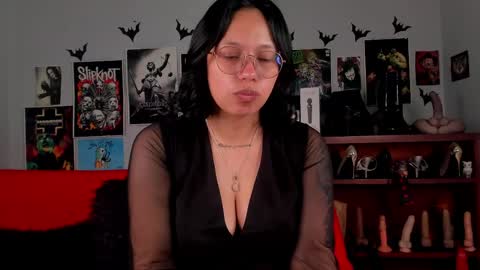 Snapshot of lilith_deveraux_ chatting on May 2026 03:07:01 PM MISTRESS LILITH online show from May 2026 03:07:01 PM