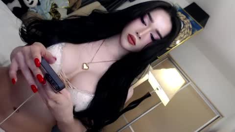 Snapshot of lilith_mazikeen69 chatting on May 2026 06:14:02 PM QUEEN LILITH BORBON online show from May 2026 06:14:02 PM