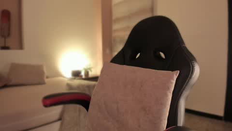 lilith_sage_ online show from October 2025 11:39:01 AM