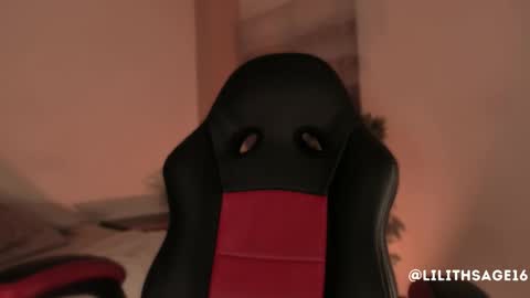 lilith_sage_ online show from October 2025 11:44:01 AM