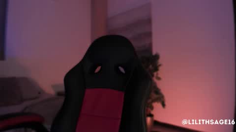 lilith_sage_ online show from October 2025 11:46:02 AM