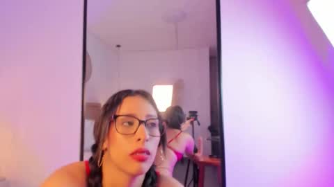 L I L I  online show from February 2026 08:36:01 AM