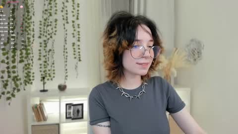 Lilith online show from January 2025 08:15:02 PM