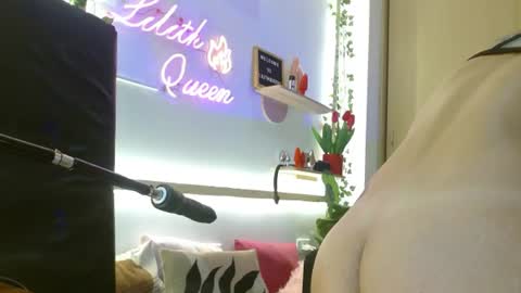 Snapshot of lilithqueen1 chatting on July 2026 01:56:01 AM La pelirroja online show from July 2026 01:56:01 AM