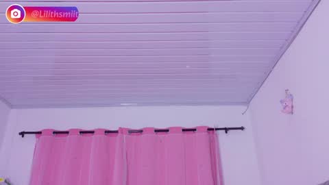 lilithsmiith online show from May 2026 12:35:01 PM