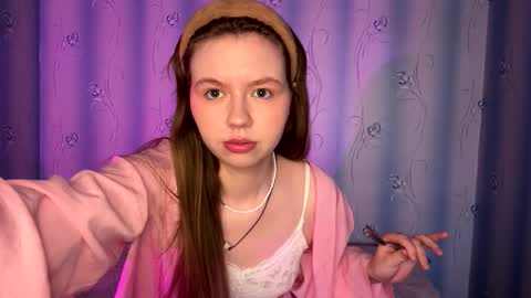 Snapshot of lillian_charm chatting on March 2026 09:23:02 AM Lillian online show from March 2026 09:23:02 AM