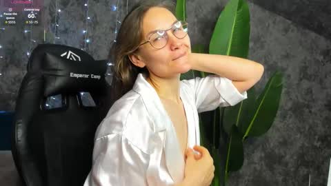 lillian_white1 online show from January 2026 12:47:02 AM