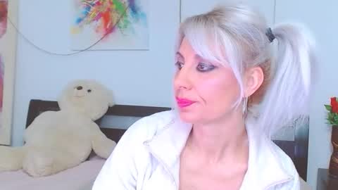 Lara online show from February 2026 02:06:02 AM