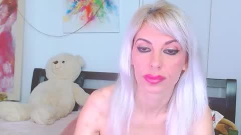 Lara online show from April 2026 01:34:02 AM