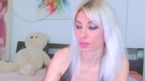 Lara online show from April 2026 05:56:01 PM