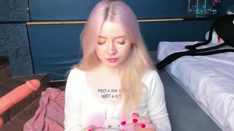 lillie_berry online show from April 2026 04:48:01 AM