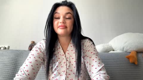 Stella online show from April 2026 03:26:01 AM