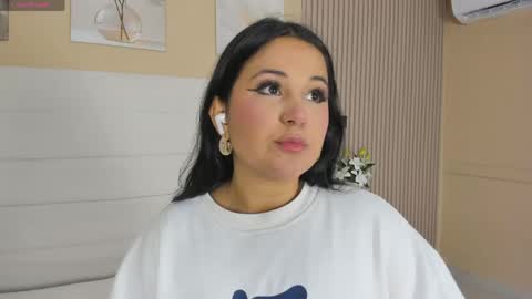 Snapshot of lilly_2809_ chatting on May 2026 03:59:02 AM Lizeth follow me in my igimlilycute 3 online show from May 2026 03:59:02 AM