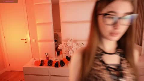 Lilly Colins online show from October 2025 02:40:01 PM