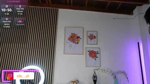 Sofia online show from December 2025 12:43:01 PM