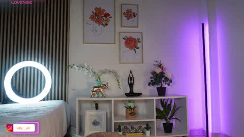 Sofia online show from April 2026 01:48:02 PM