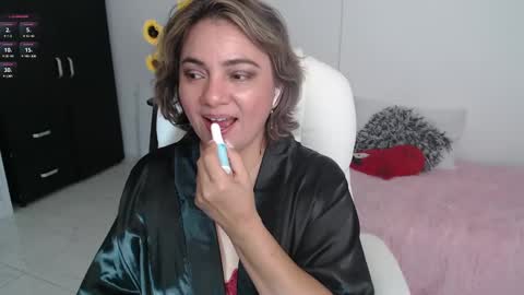 Snapshot of lilly_milf chatting on February 2025 02:52:01 PM Lilly online show from February 2025 02:52:01 PM