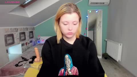 Snapshot of lillydepp chatting on December 2024 01:44:01 PM Lilly Depp online show from December 2024 01:44:01 PM