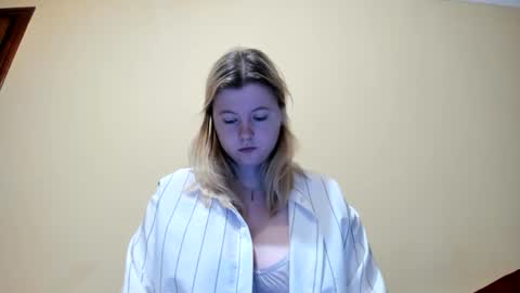 Lilly Depp online show from December 2025 02:23:01 PM