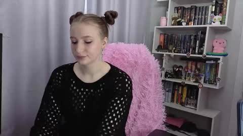 LillyFan X online show from October 2025 04:56:02 AM