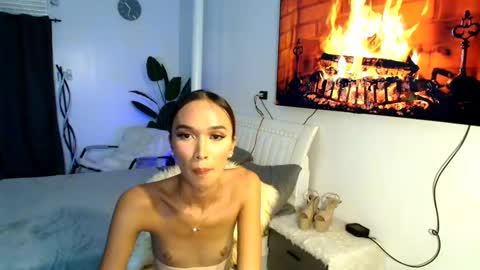 Snapshot of lillyholland_xx chatting on February 2025 02:33:02 PM lillyholland online show from February 2025 02:33:02 PM