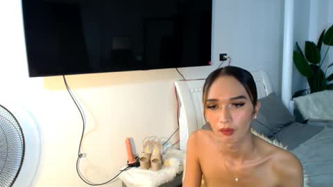 Snapshot of lillyholland_xx chatting on February 2025 08:39:02 AM lillyholland online show from February 2025 08:39:02 AM